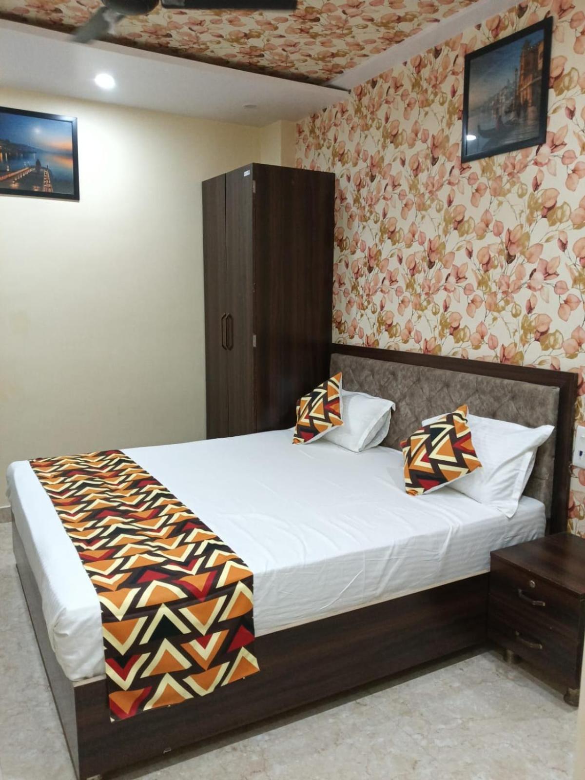 Hotel Js Banaras Residency Varanasi Esterno foto