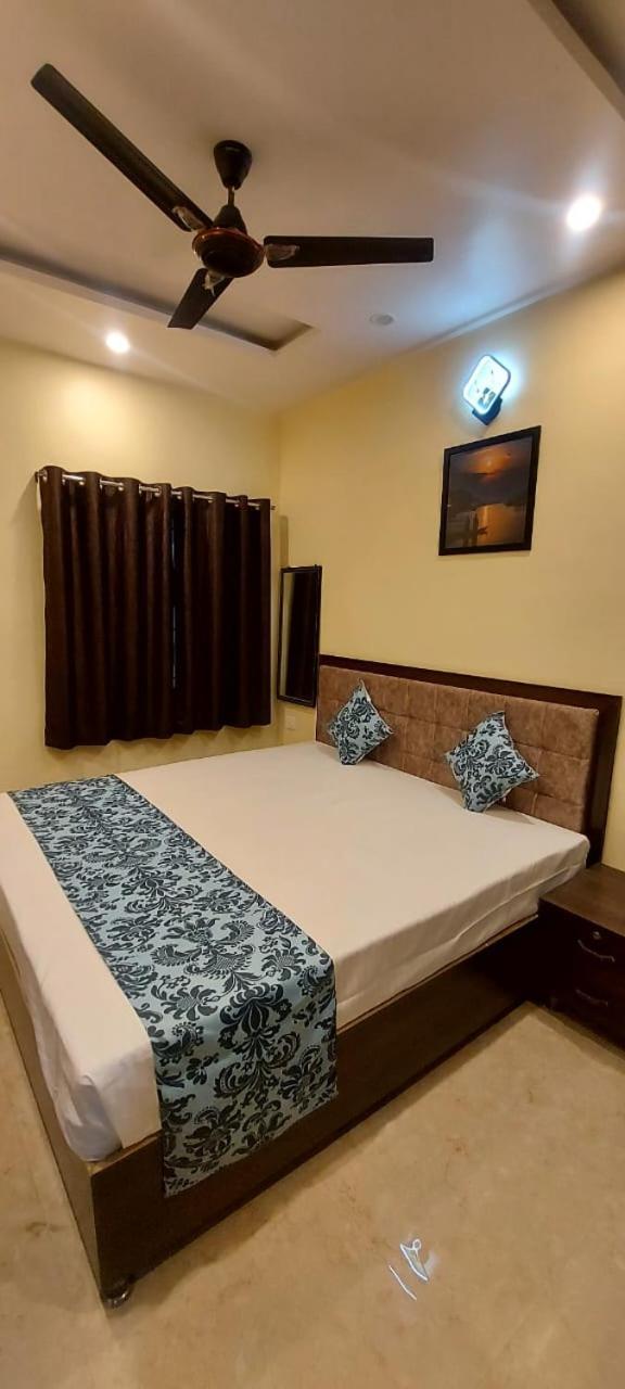 Hotel Js Banaras Residency Varanasi Esterno foto